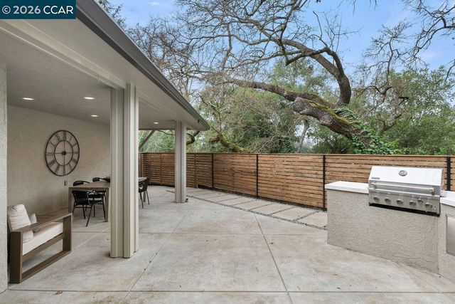 1 Waverly Ct, Alamo, CA 94507