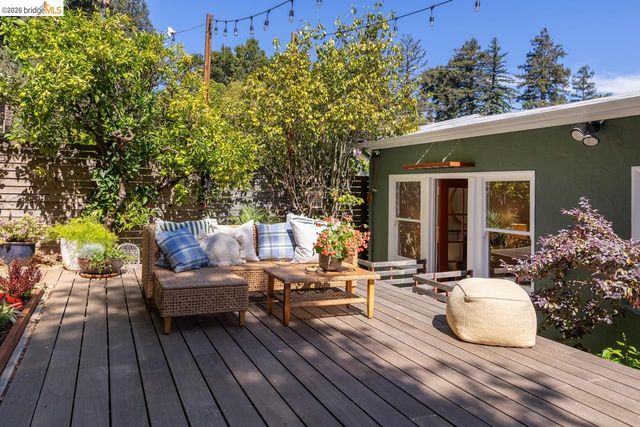 5981 Chabolyn Ter, Oakland, CA 94618