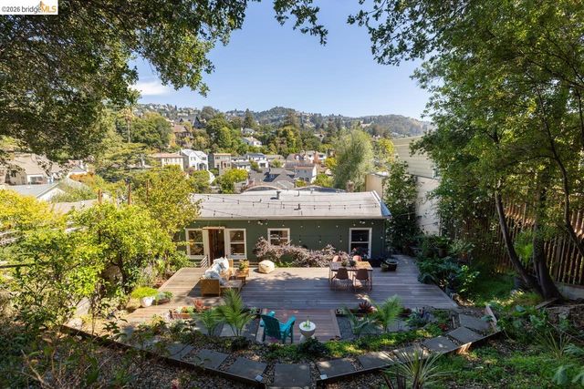 5981 Chabolyn Ter, Oakland, CA 94618