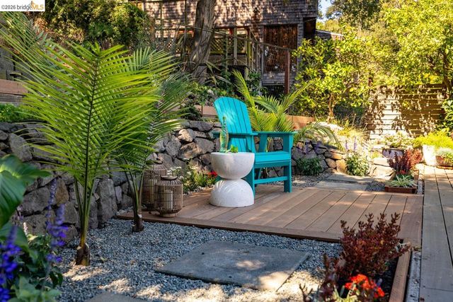 5981 Chabolyn Ter, Oakland, CA 94618