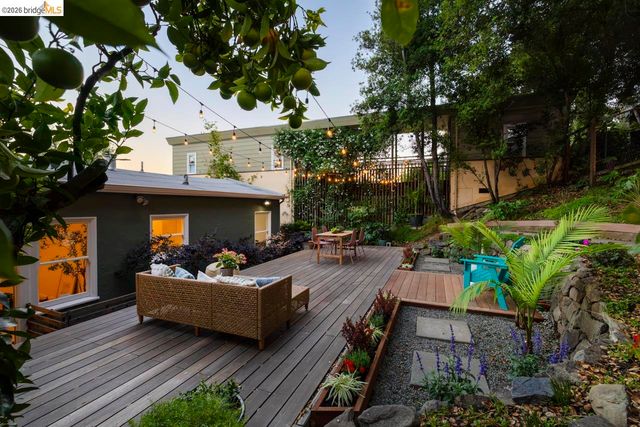5981 Chabolyn Ter, Oakland, CA 94618