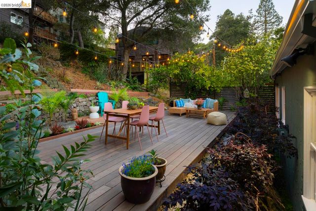 5981 Chabolyn Ter, Oakland, CA 94618