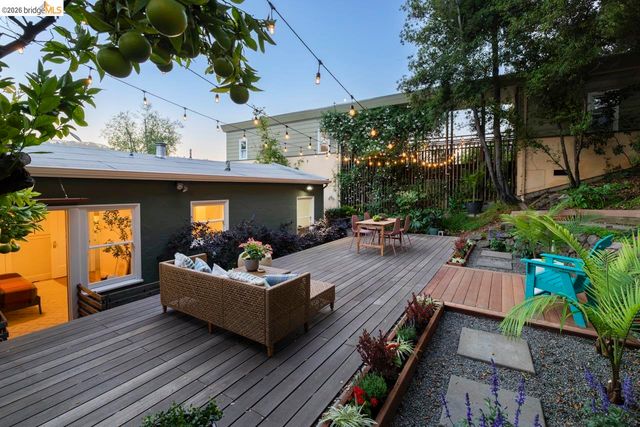 5981 Chabolyn Ter, Oakland, CA 94618