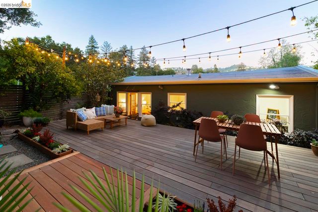 5981 Chabolyn Ter, Oakland, CA 94618