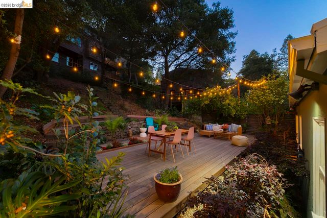 5981 Chabolyn Ter, Oakland, CA 94618