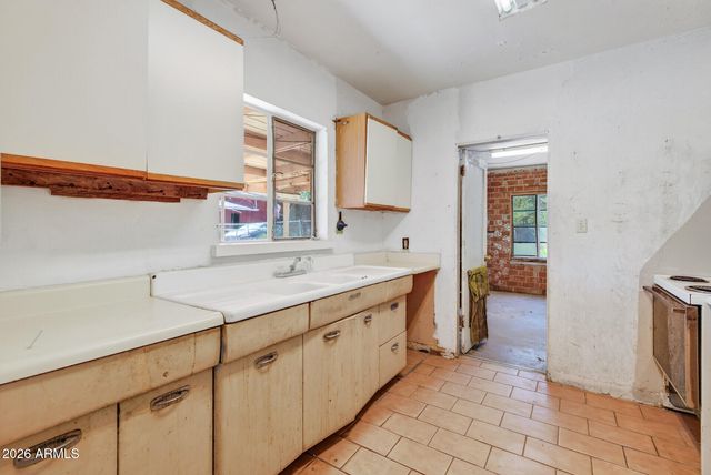 13607 N 21st Place, Phoenix, AZ 85029