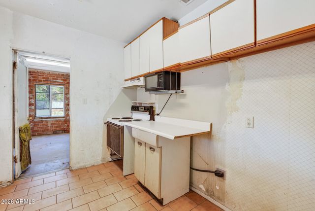 13607 N 21st Place, Phoenix, AZ 85029