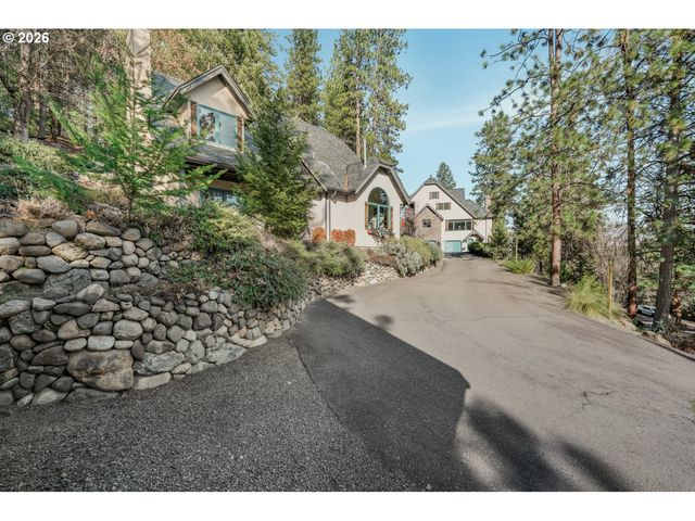 309 GRANITE St, Ashland, OR 97520