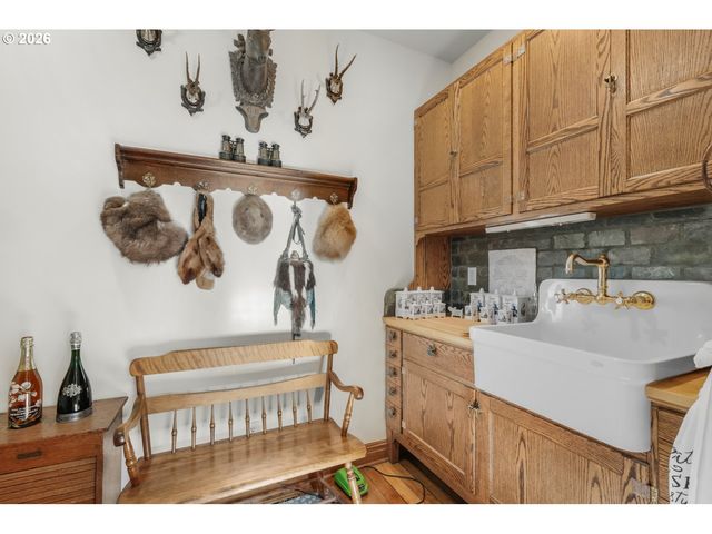 309 GRANITE St, Ashland, OR 97520