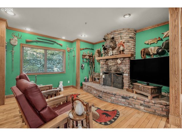 309 GRANITE St, Ashland, OR 97520