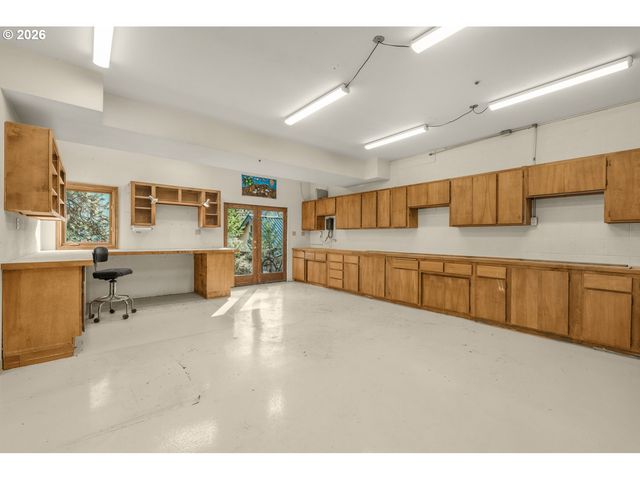 309 GRANITE St, Ashland, OR 97520
