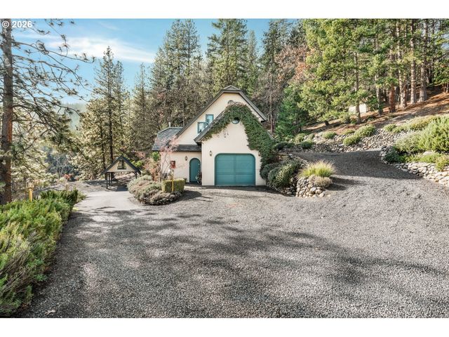 309 GRANITE St, Ashland, OR 97520