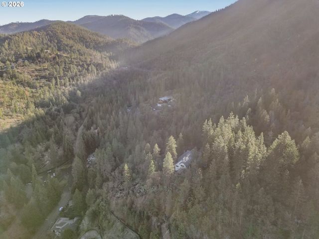 309 GRANITE St, Ashland, OR 97520