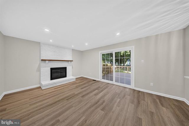6 ROY CT, Newark, DE 19711