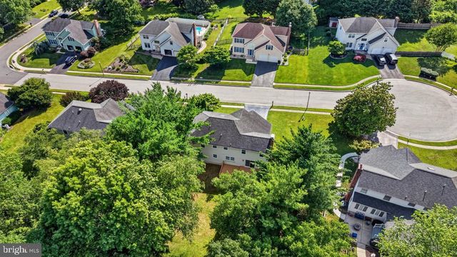 6 ROY CT, Newark, DE 19711