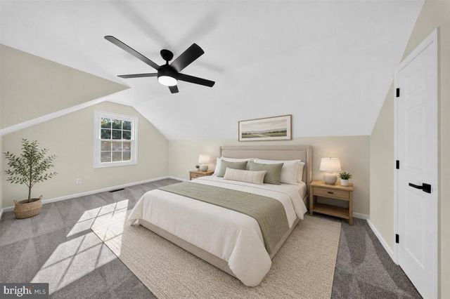 6 ROY CT, Newark, DE 19711