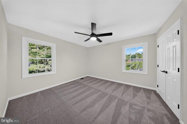 6 ROY CT, Newark, DE 19711
