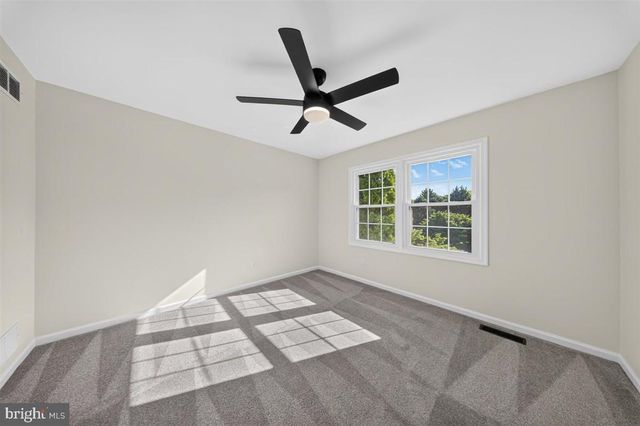 6 ROY CT, Newark, DE 19711