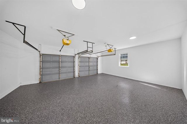 6 ROY CT, Newark, DE 19711