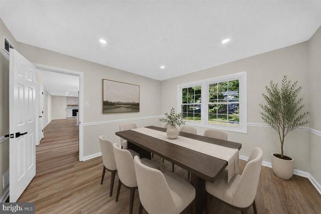 6 ROY CT, Newark, DE 19711