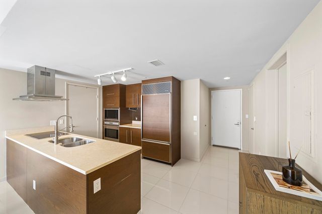 495 Brickell Avenue 911, Miami, FL 33131