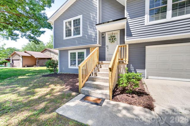 10730 Coachman Circle, Charlotte, NC 28277
