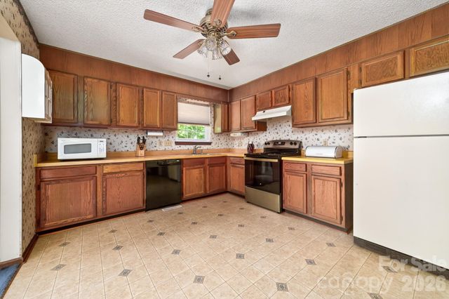 10730 Coachman Circle, Charlotte, NC 28277
