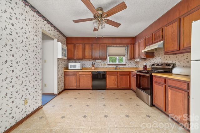 10730 Coachman Circle, Charlotte, NC 28277