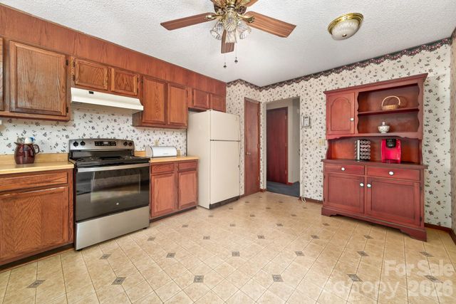 10730 Coachman Circle, Charlotte, NC 28277