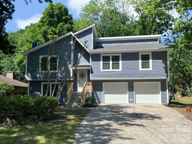 10730 Coachman Circle, Charlotte, NC 28277
