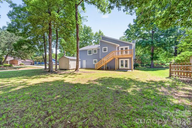 10730 Coachman Circle, Charlotte, NC 28277