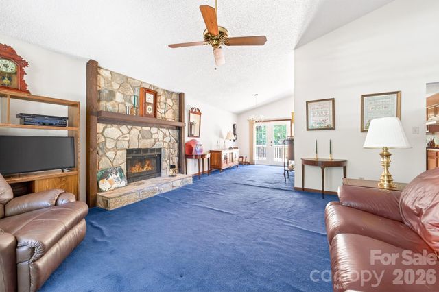 10730 Coachman Circle, Charlotte, NC 28277