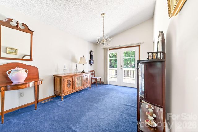 10730 Coachman Circle, Charlotte, NC 28277