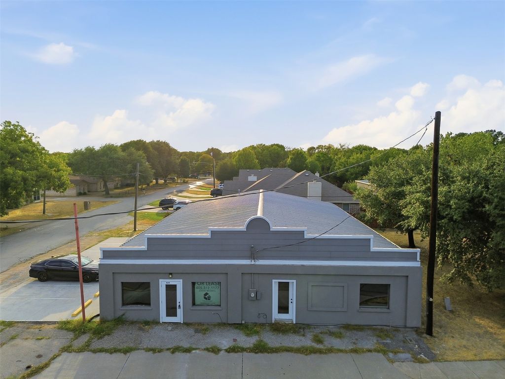 625-627 S Rogers Road, Irving, TX 75060 — photo 2