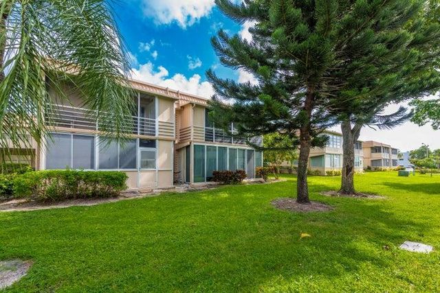 657 Brittany N, Delray Beach, FL 33446
