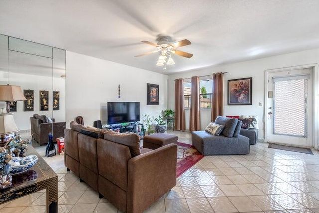 657 Brittany N, Delray Beach, FL 33446