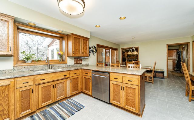 1021 Hickory Lane SW, Rochester, MN 55902