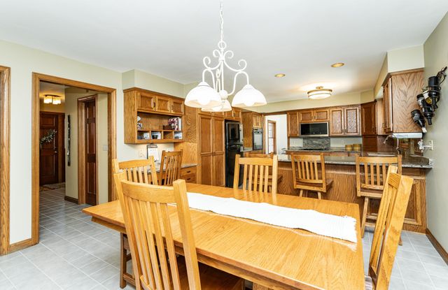 1021 Hickory Lane SW, Rochester, MN 55902