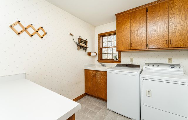 1021 Hickory Lane SW, Rochester, MN 55902