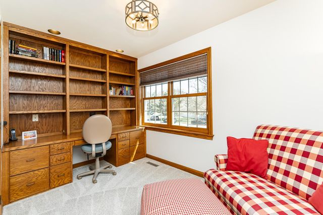 1021 Hickory Lane SW, Rochester, MN 55902