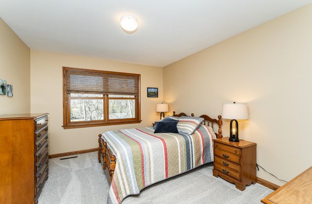 1021 Hickory Lane SW, Rochester, MN 55902