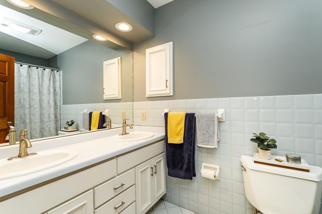 1021 Hickory Lane SW, Rochester, MN 55902