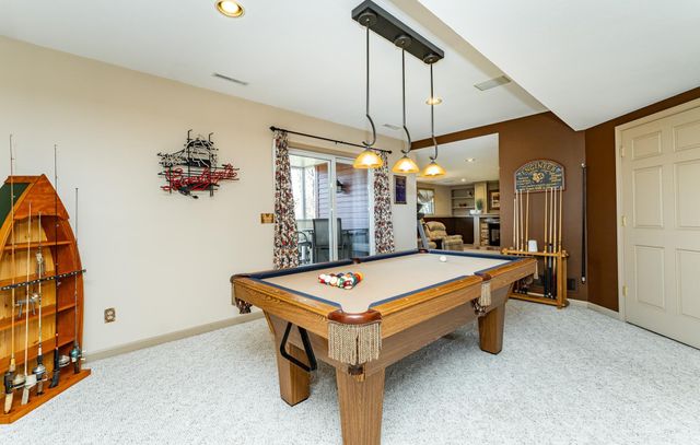 1021 Hickory Lane SW, Rochester, MN 55902