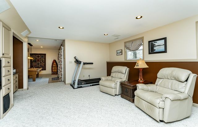 1021 Hickory Lane SW, Rochester, MN 55902