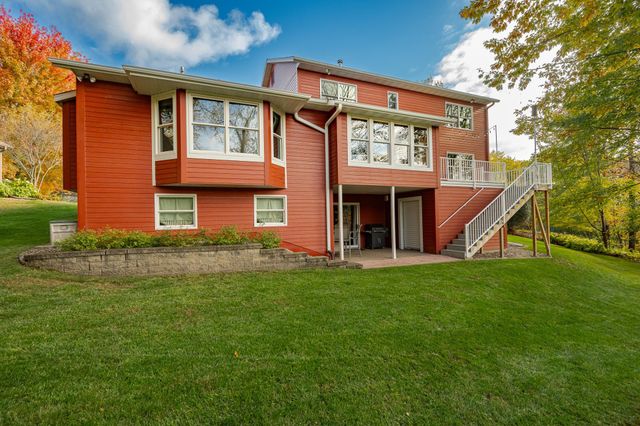 1021 Hickory Lane SW, Rochester, MN 55902