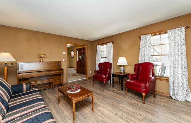 1021 Hickory Lane SW, Rochester, MN 55902