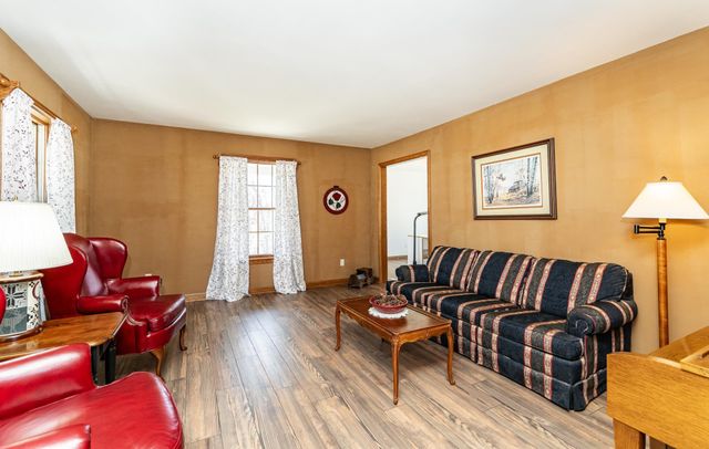 1021 Hickory Lane SW, Rochester, MN 55902