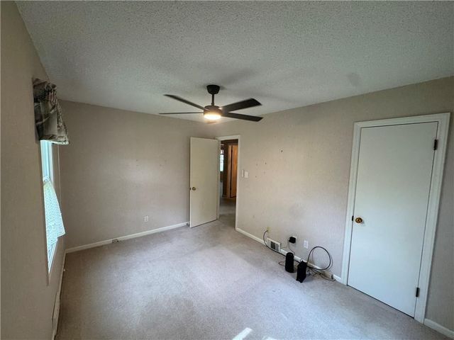 12000 W 60th Place, Shawnee, KS 66216