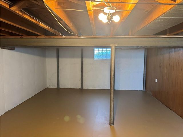 12000 W 60th Place, Shawnee, KS 66216