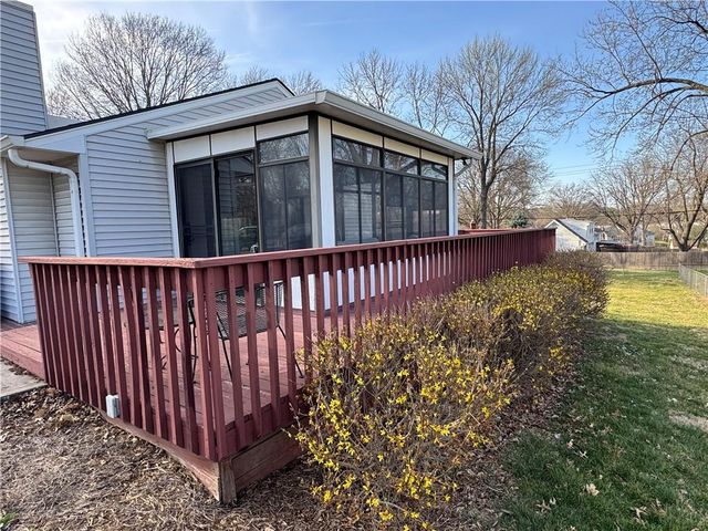 12000 W 60th Place, Shawnee, KS 66216